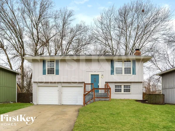 615 N Pine St, Olathe, KS 66061