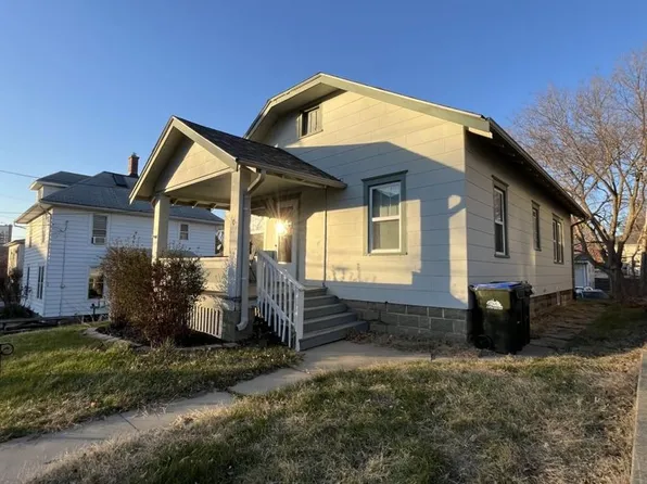 608 E Ave, Iowa City, IA 52240
