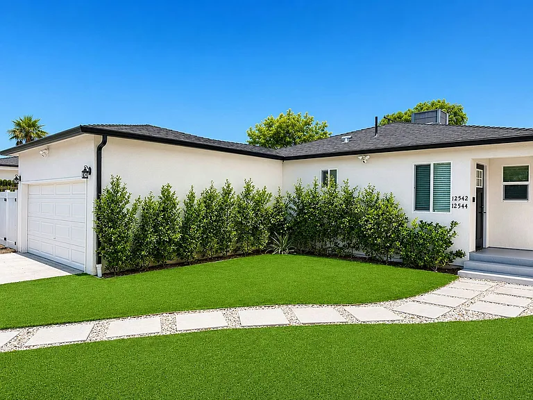 12542 Emelita St — Photo 11