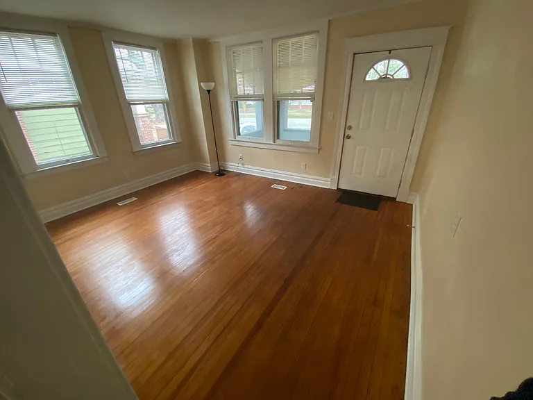 1431 Lafayette Blvd — Photo 2