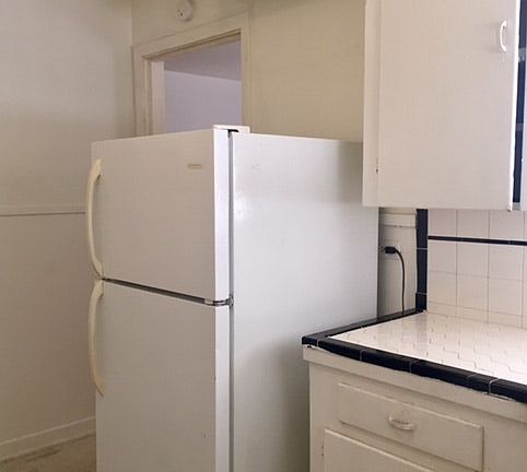 3rd image of 109 W Oakview Pl APT 2