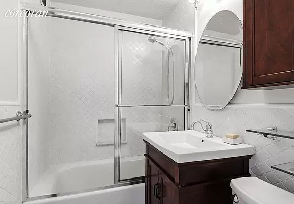 5th image of 205 3rd Ave APT 14L