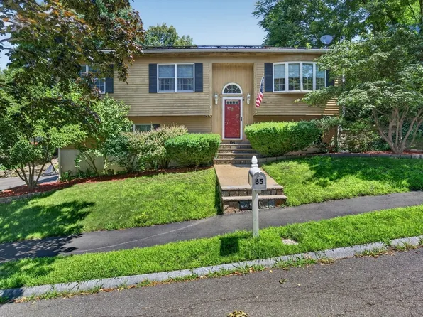65 Phaeton Rock Rd, Lynn, MA 01904