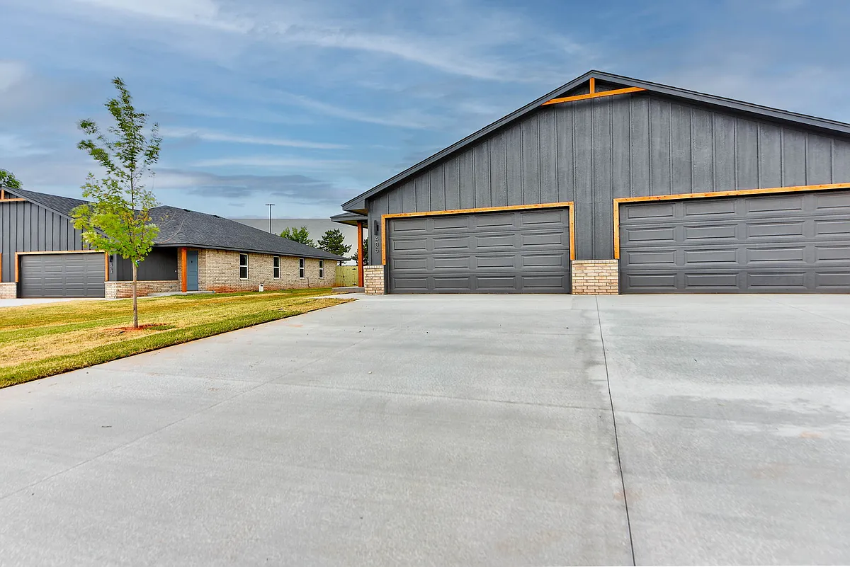 Building Photo - 506 N Canyon Ter