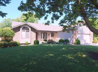 1402 Parlor City Dr, Bluffton, IN 46714