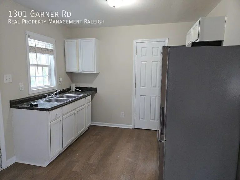 1301 Garner Rd — Photo 4