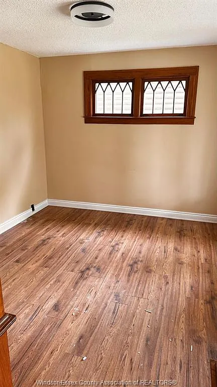 4 bed, 1.5 bath, $2,000 — Photo 1