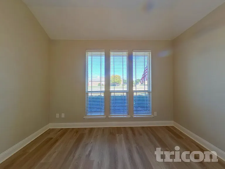 1301 Hearthstone Dr — Photo 15