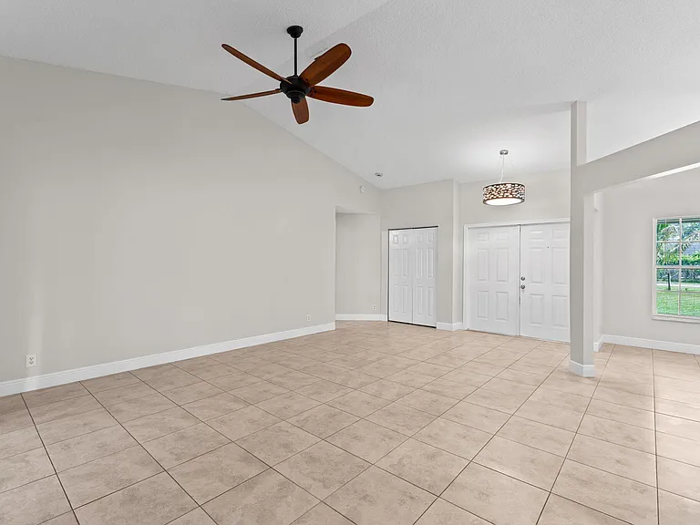 16628 Valencia Blvd — Photo 5