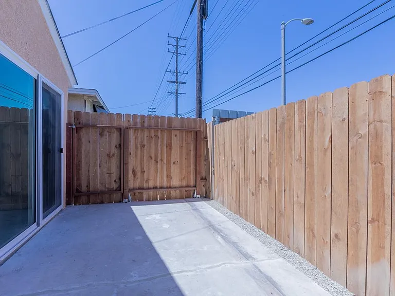 8423 Barnsley Ave #ADU — Photo 6