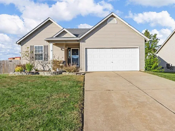 201 Hawks Rest Ct, Winfield, MO 63389