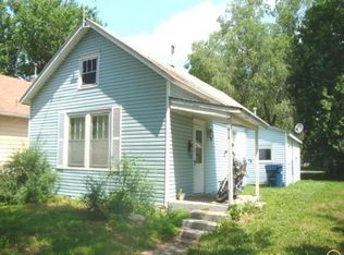 810 Market St, Osage City, KS 66523