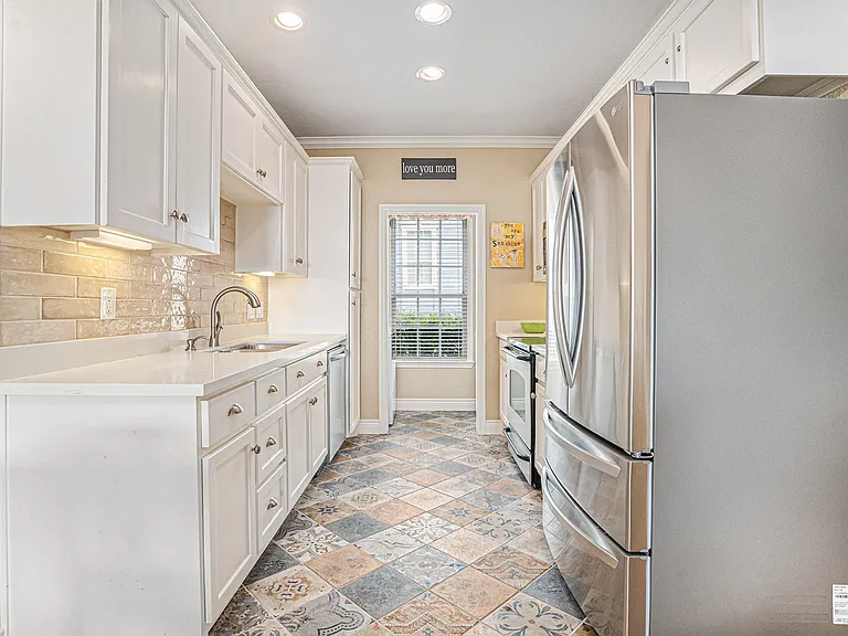 7000 Seawall Blvd #1011 — Photo 9