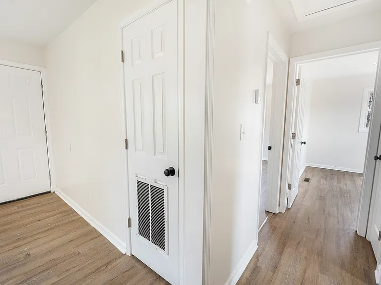 244 Newcomb Dr — Photo 8