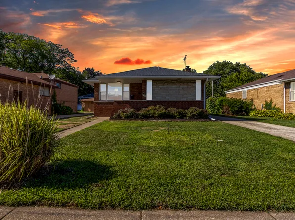 930 E 161st Pl, South Holland, IL 60473