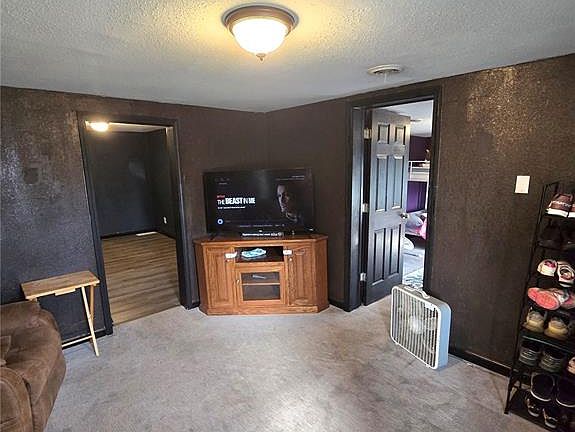 4th image of 712 Condit St