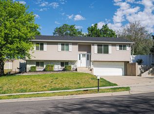 9062 S Daybreak Dr, Sandy, UT 84093