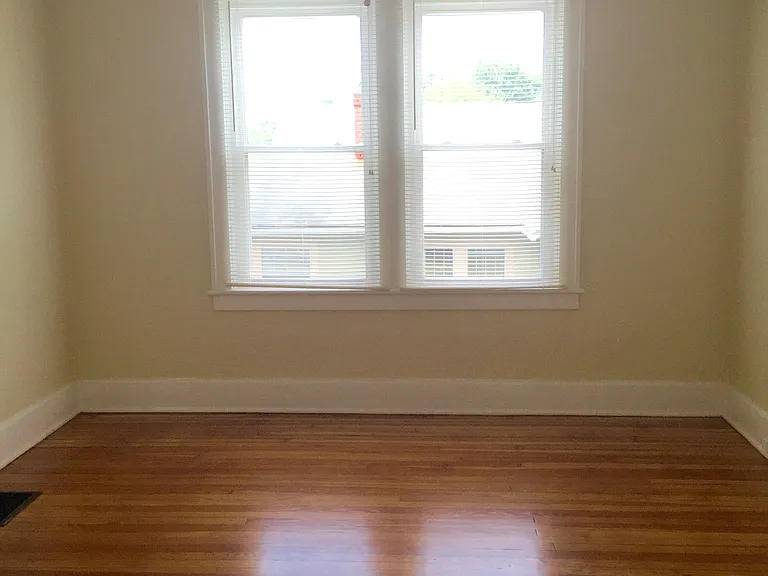 810 Robertson St — Photo 3