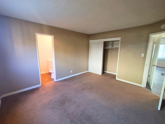 5th image of 4281 Green Ave APT 2
