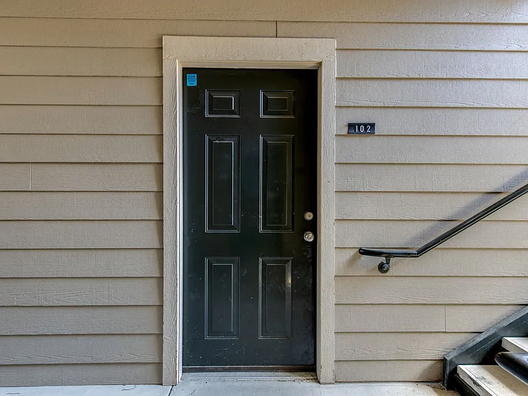 2304 Elliott Ave #102 — Photo 5