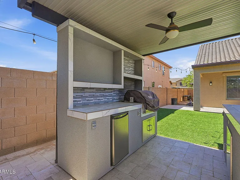 11402 W Alvarado Rd — Photo 4