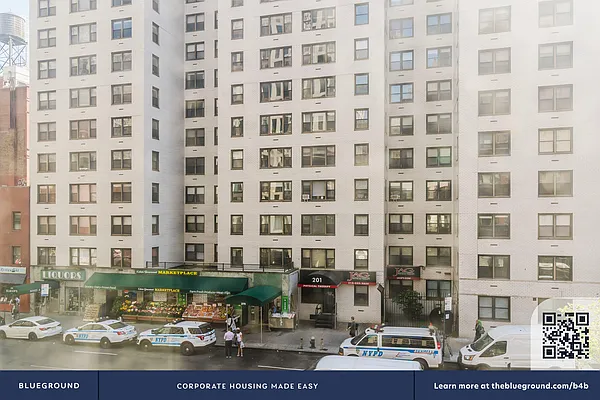 Rented by The Blueground | media 5