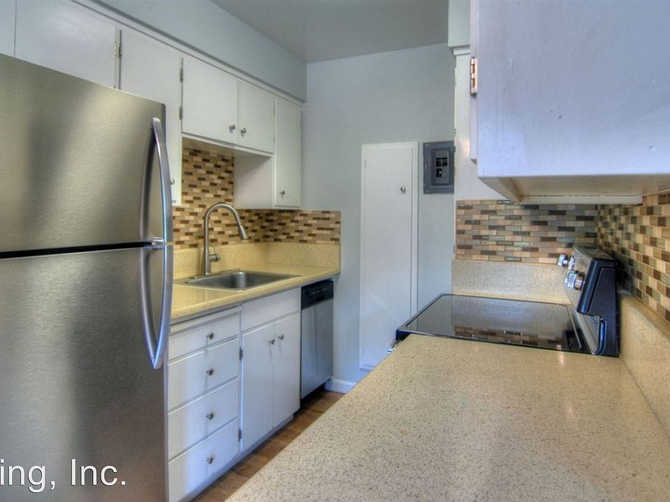 1st image of 284 Tyrella Ave Unit 3