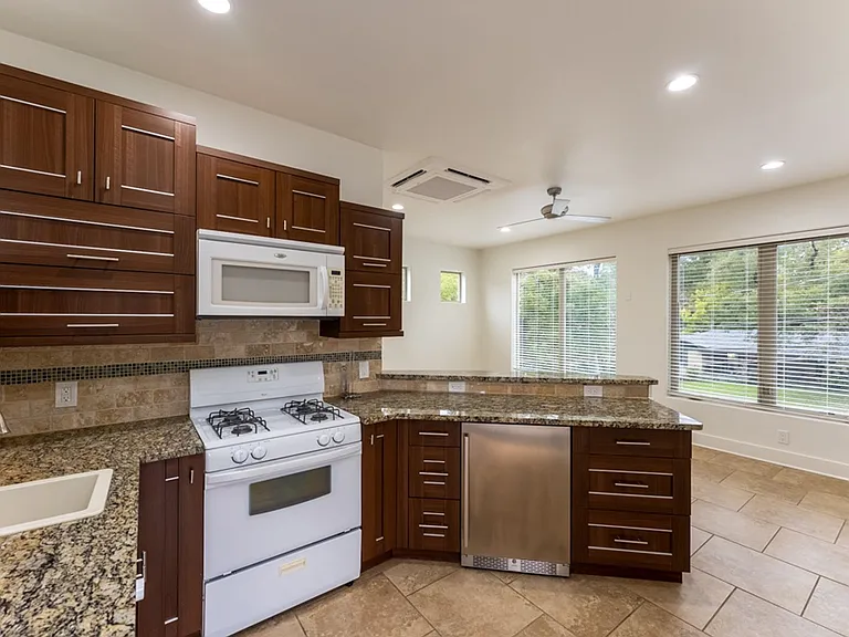 716 Post Oak St — Photo 37