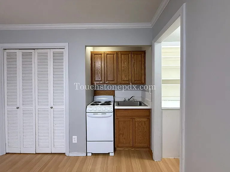2424 NW Kearney St #15 — Photo 6