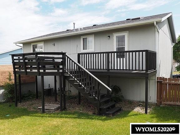 3rd image of 1078 Riverbend Dr