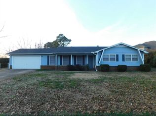 2060 Edinburgh Dr SW, Huntsville, AL 35803