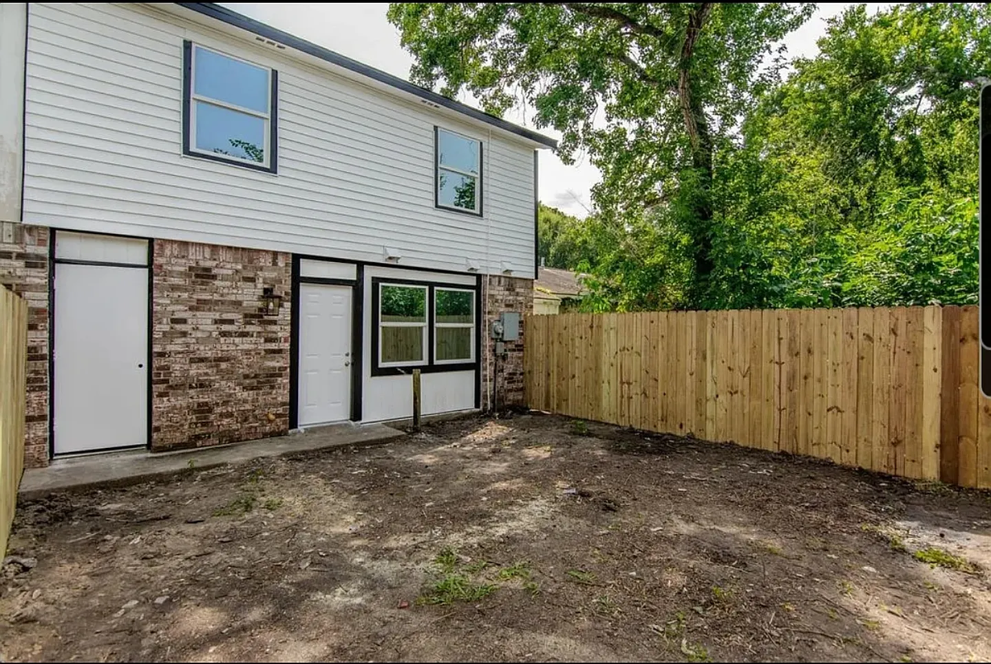 4 bed, 2.5 bath, 1344 sqft, $1,250 — Photo 2