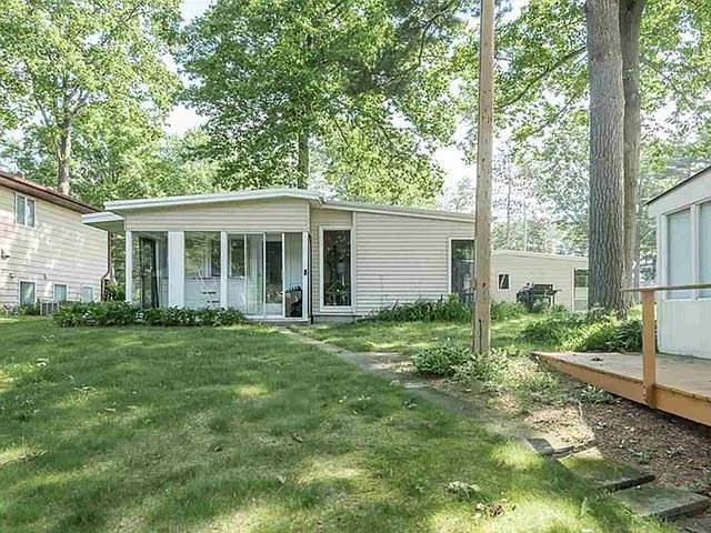 1st image of 3201 N Douglas Dr
