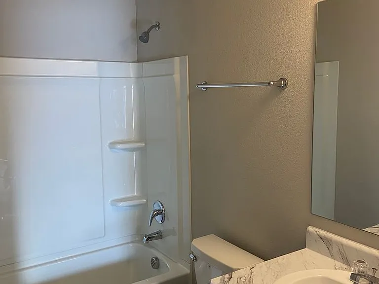 2513 Grand Ln — Photo 6