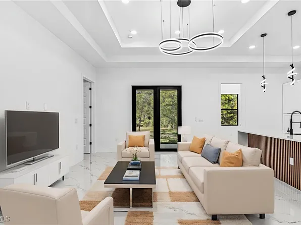 842 Nina Ave S, Lehigh Acres, FL 33974