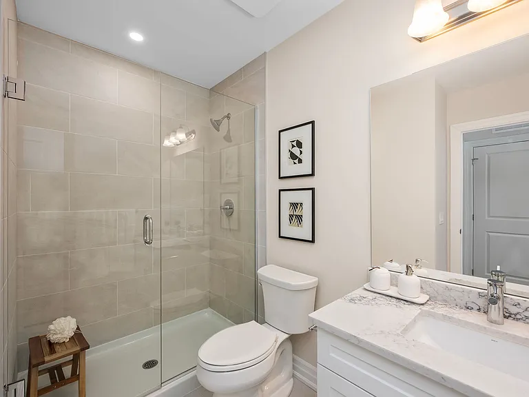 309 Southdale Rd W — Photo 44