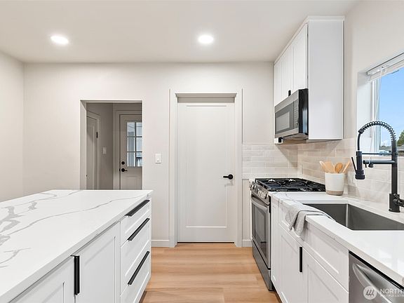 2nd image of 7506 Park Avenue S