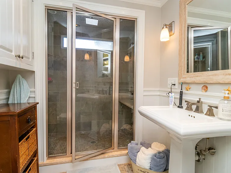31 Parkman St — Photo 4
