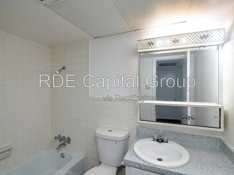 7060 Glenview Dr #82 — Photo 10