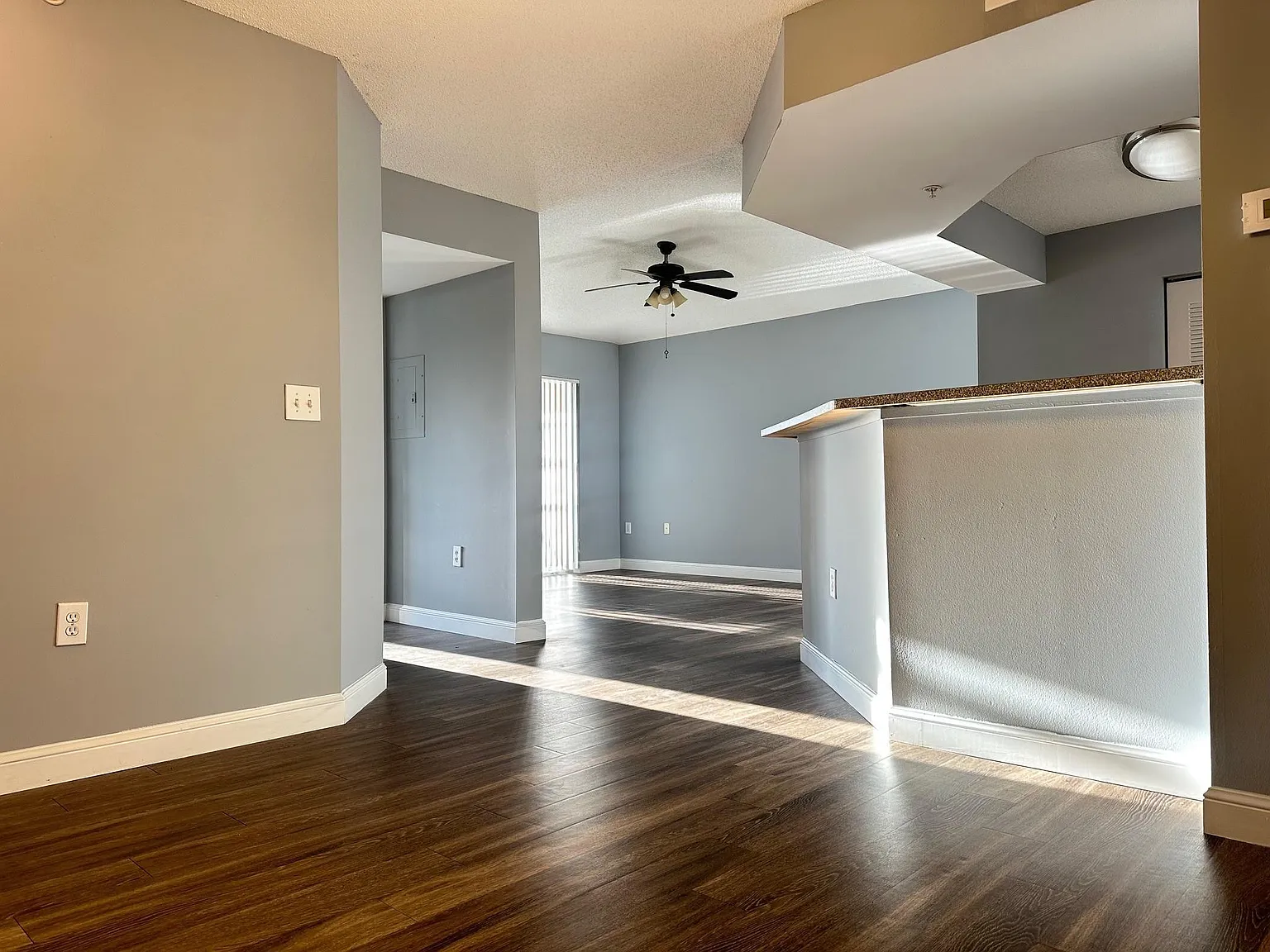 2 bed, 2.0 bath, 1067 sqft, $1,895 — Photo 4