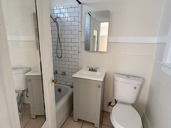 5th image of 2575 Clarendon Ave #1