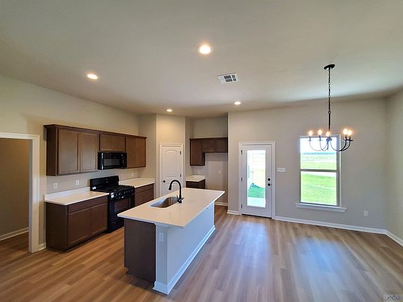 3rd image of 118 Villa Dr