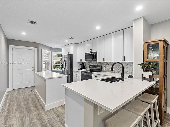 5th image of 9502 SW 1st Pl #16C