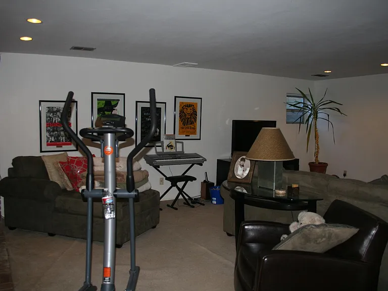 1570 Greenbriar Blvd — Photo 8