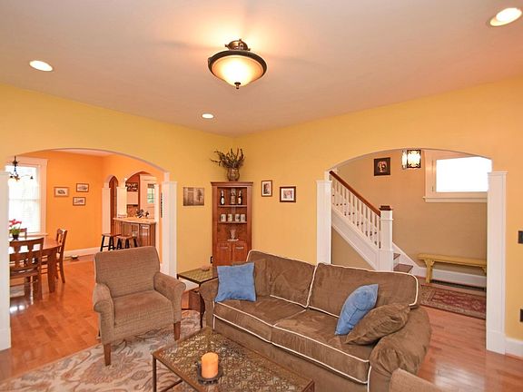 5th image of 3217 Lookout Dr