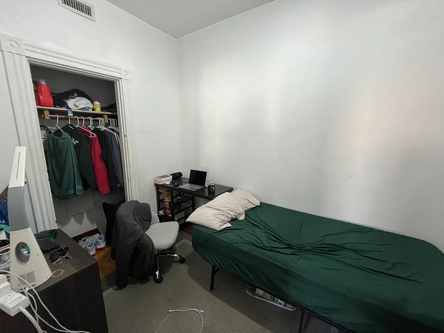 4 bed, 9999 sqft, $5,600 — Photo 3
