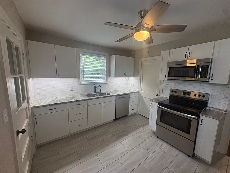 2411 Milton Dr — Photo 3