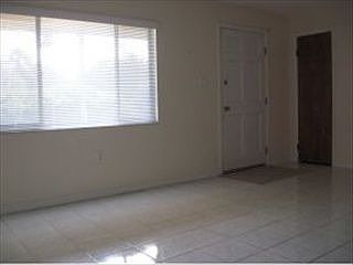 4th image of 330 Provincial Dr