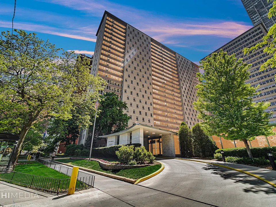 3950 N Lake Shore Dr #1219D