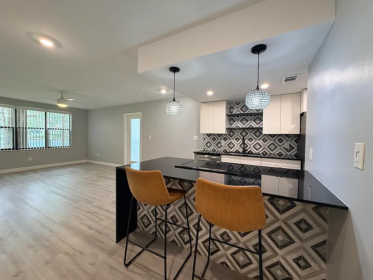 4501 W McNab Rd #11 — Photo 2